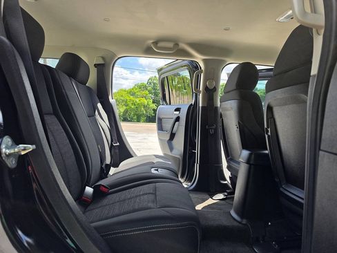 Used 2006 HUMMER H3 w/ Chrome Appearance Package AWD/4WD image 26