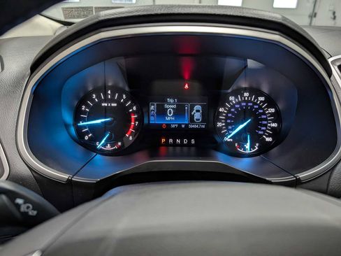 Used 2018 Ford Edge SEL AWD/4WD image 23
