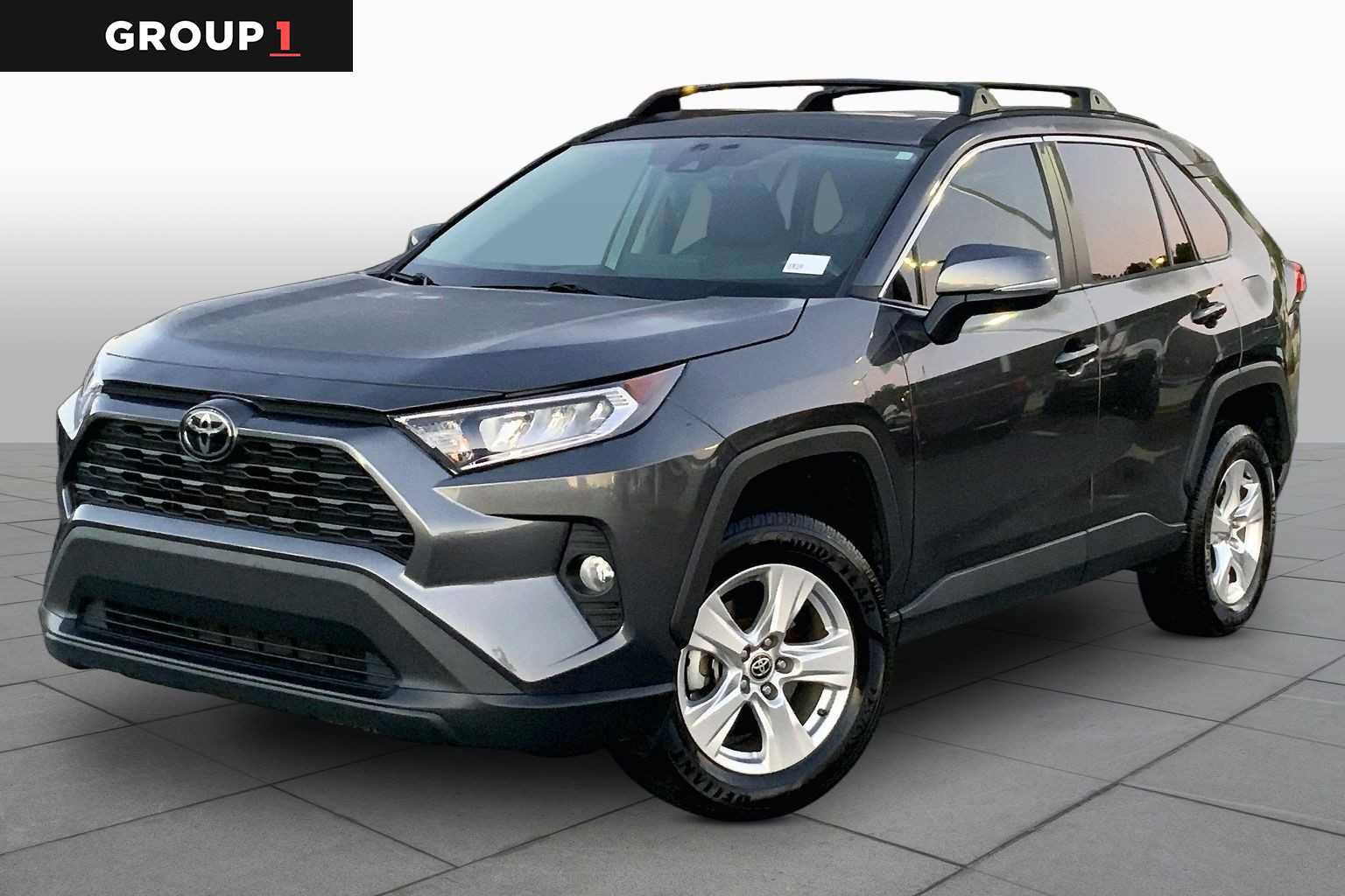 Used 2021 Toyota RAV4 XLE w/ Convenience Package FWD image 1