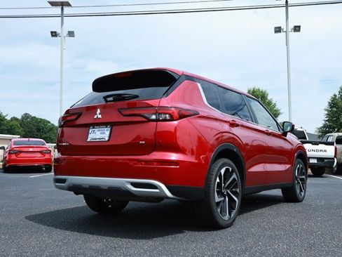 Used 2024 Mitsubishi Outlander SE FWD image 6