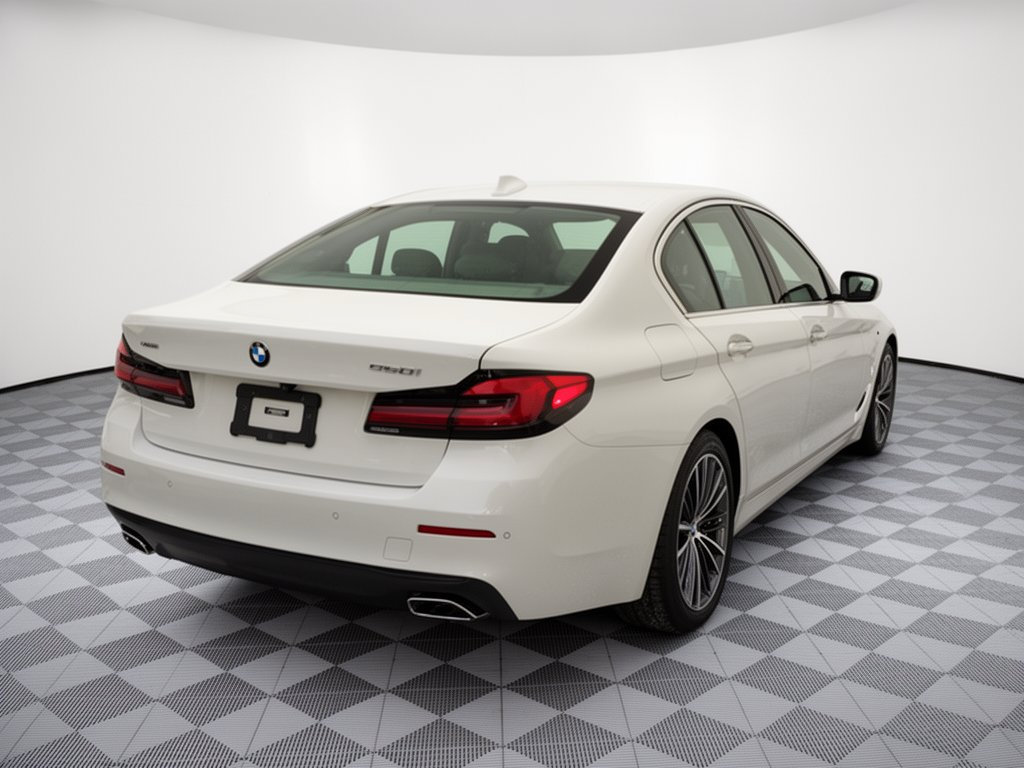 Certified 2023 BMW 530i xDrive w/ Premium Package AWD/4WD image 9