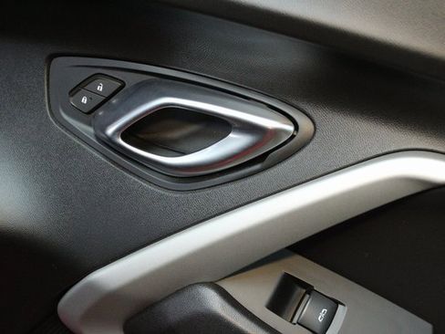 Used 2019 Chevrolet Camaro LT image 6