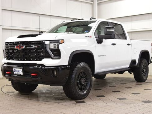 New 2026 Chevrolet Silverado 2500 ZR2 image 3