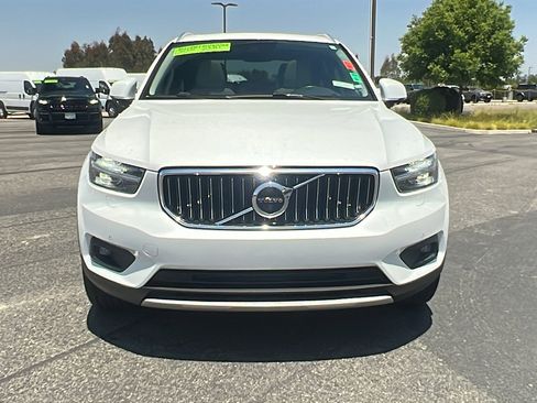 Used 2022 Volvo XC40 T4 Inscription w/ Advanced Package image 8
