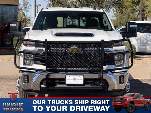 Used 2024 Chevrolet Silverado 3500 LT w/ Convenience Package image 2