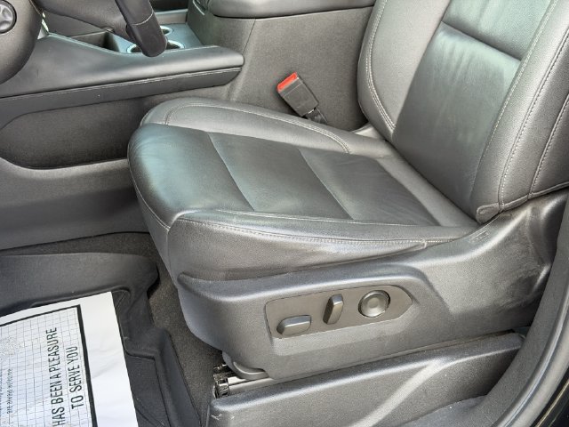 Used 2022 Chevrolet Tahoe LT w/ Luxury Package AWD/4WD image 13