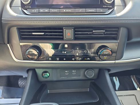 Used 2024 Nissan Rogue SV FWD image 28