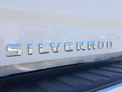 Used 2017 Chevrolet Silverado 1500 LT w/ Texas Edition RWD image 19
