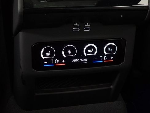 Used 2026 BMW M5 Touring AWD/4WD image 37
