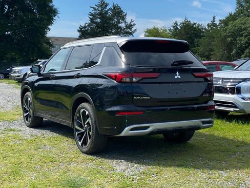 New 2025 Mitsubishi Outlander SEL image 3