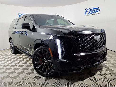 Used 2025 Cadillac Escalade ESV V AWD/4WD image 1