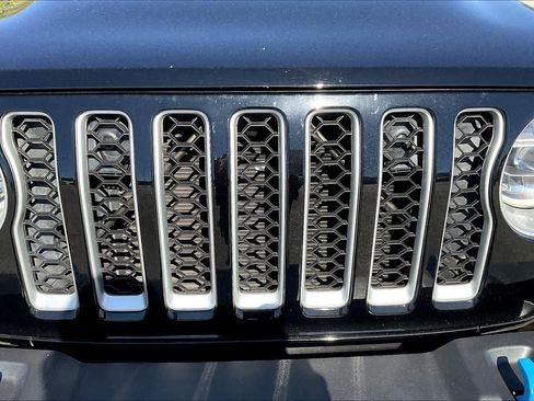 Used 2022 Jeep Wrangler Unlimited Sahara w/ Cold Weather Group image 54