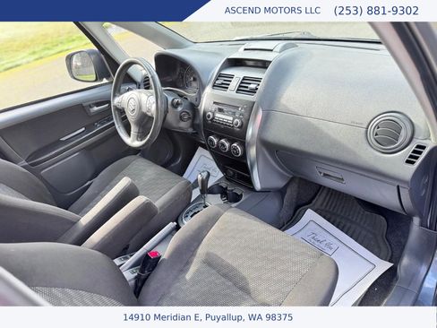 Used 2009 Suzuki SX4 AWD Hatchback w/ Touring Pkg image 11