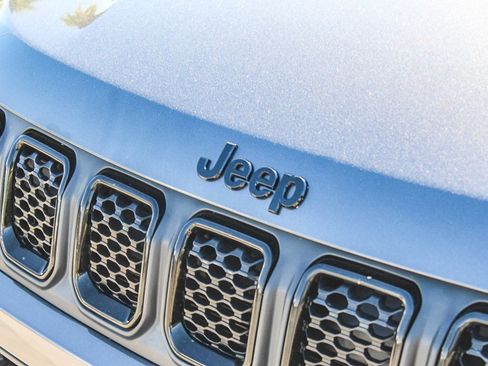 Used 2023 Jeep Compass Altitude w/ Convenience Group image 9