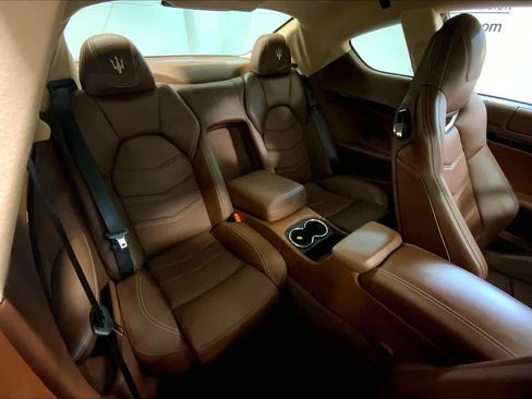 Used 2013 Maserati GranTurismo Sport image 19