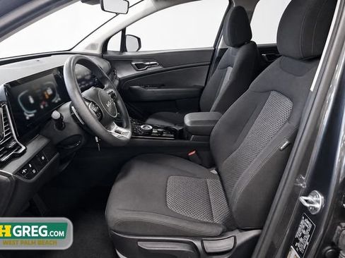 Used 2023 Kia Sportage LX AWD/4WD image 11