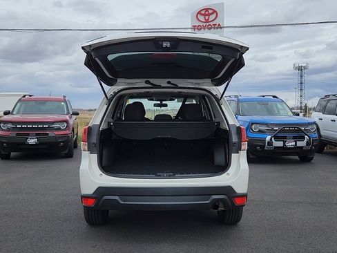 Used 2022 Subaru Forester Premium AWD/4WD image 19