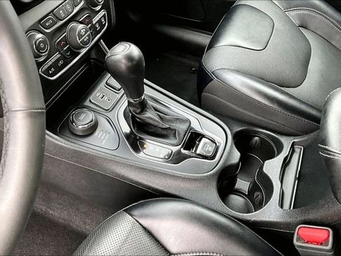 Used 2022 Jeep Cherokee Limited image 13