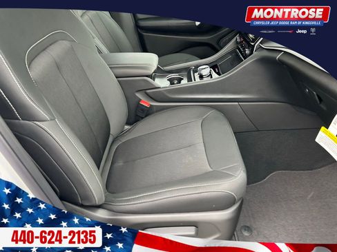 New 2025 Jeep Grand Cherokee Laredo w/ Luxury Tech Group I image 31