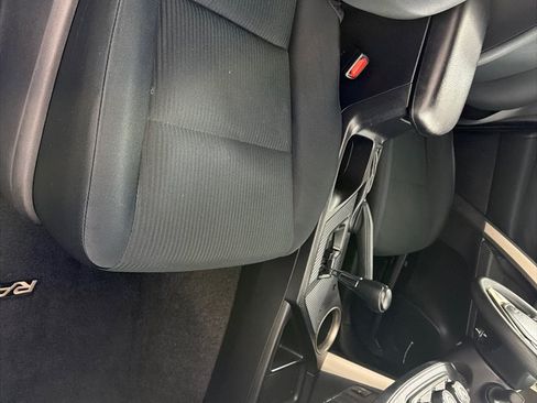Used 2015 Toyota RAV4 LE FWD image 22