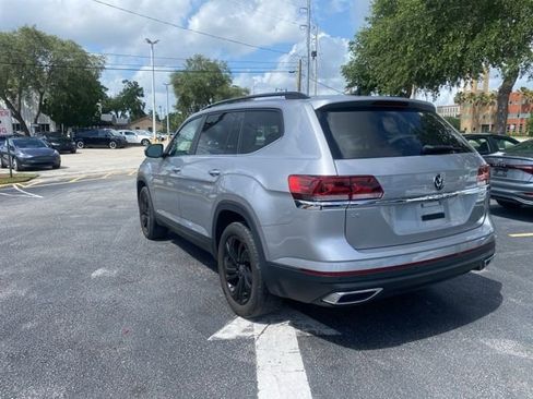 Used 2023 Volkswagen Atlas SE w/ Black Wheel Package FWD image 3