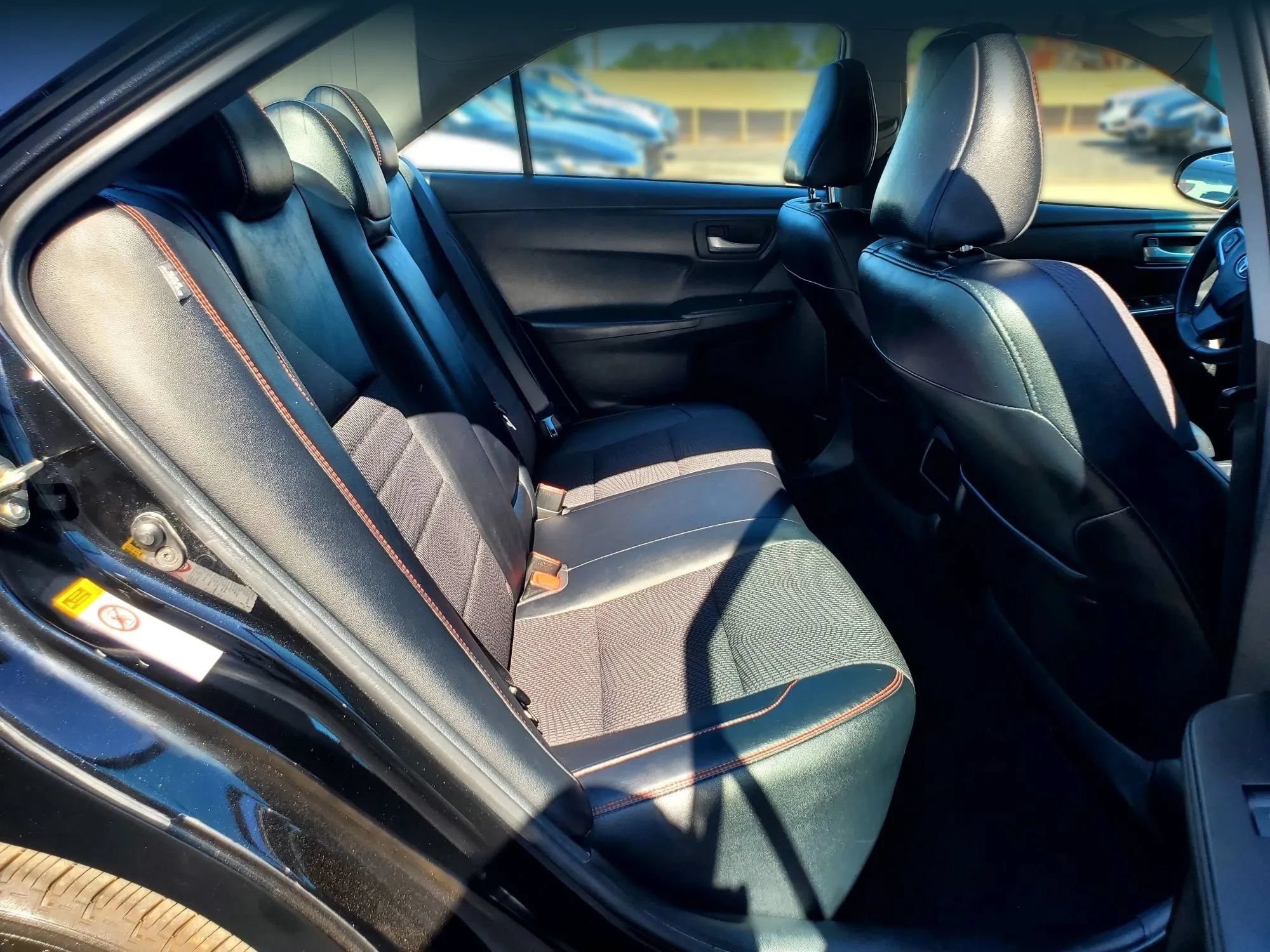 Used 2016 Toyota Camry SE FWD image 25