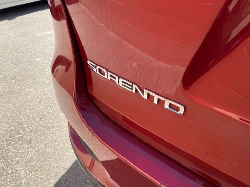 Used 2020 Kia Sorento LX image 7