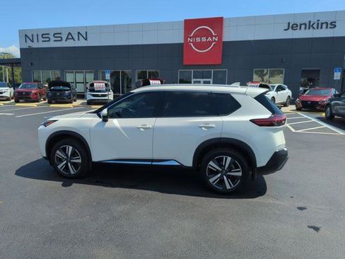 Certified 2023 Nissan Rogue SL w/ SL Premium Package FWD image 10