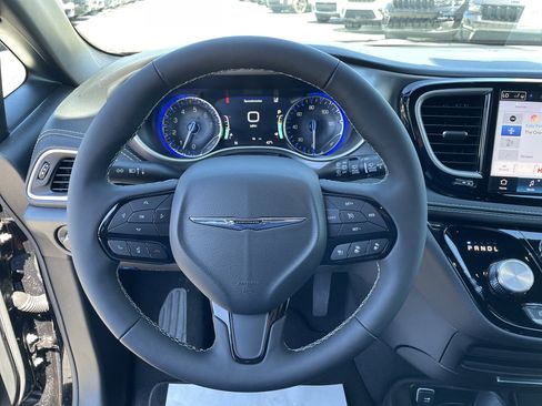 New 2026 Chrysler Pacifica Select image 14