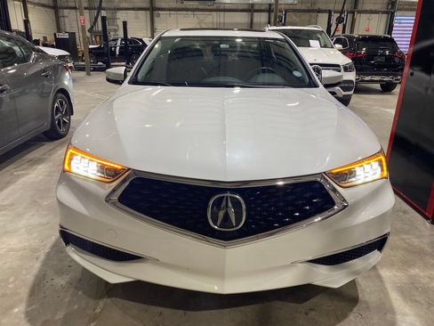 Used 2018 Acura TLX FWD image 19