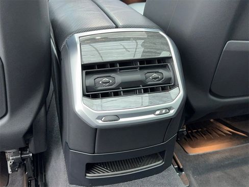 Used 2024 BMW 740i 740i M SPORT,NAV,CAM,PANO,BLIN image 42