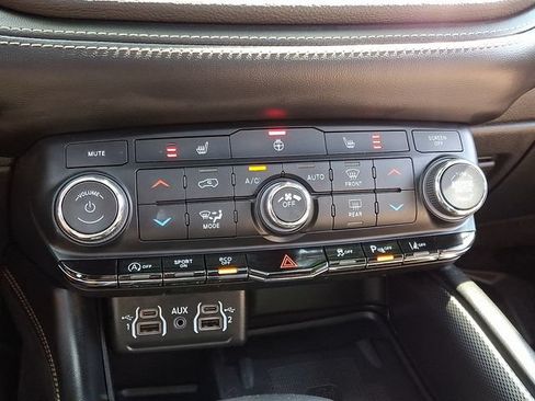 Used 2022 Dodge Durango GT AWD/4WD image 17