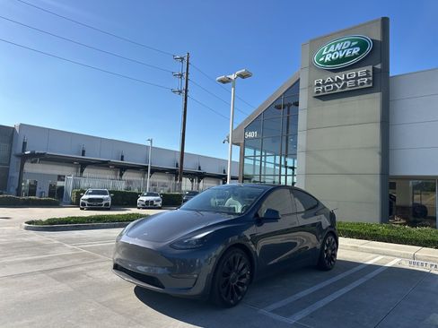 Used 2022 Tesla Model Y Performance image 1
