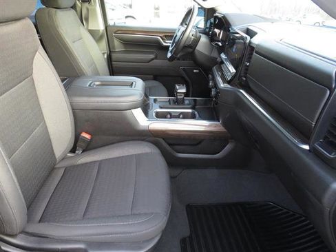 Used 2022 Chevrolet Silverado 1500 RST w/ Convenience Package II image 12