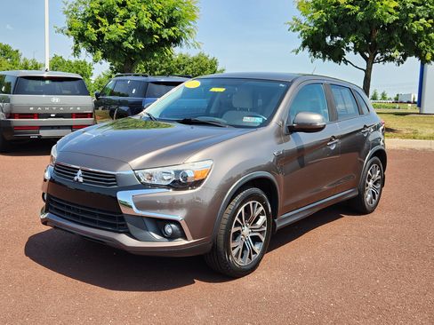 Used 2016 Mitsubishi Outlander Sport SE AWD/4WD image 2
