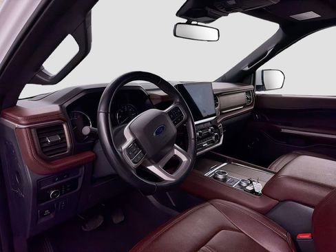 Used 2024 Ford Expedition Max Limited image 9
