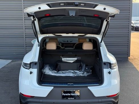 New 2025 Porsche Cayenne E-Hybrid AWD/4WD image 27
