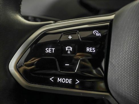 Used 2022 Volkswagen ID.4 Pro image 26