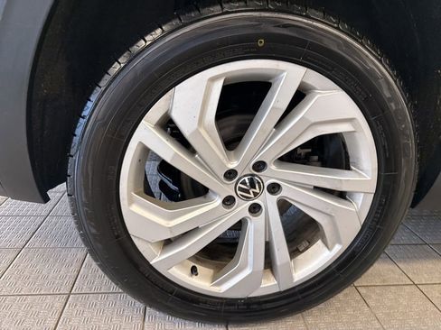 Used 2021 Volkswagen Atlas SE w/ Panoramic Sunroof Package image 9