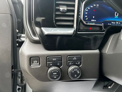 Used 2023 Chevrolet Silverado 1500 LT image 11