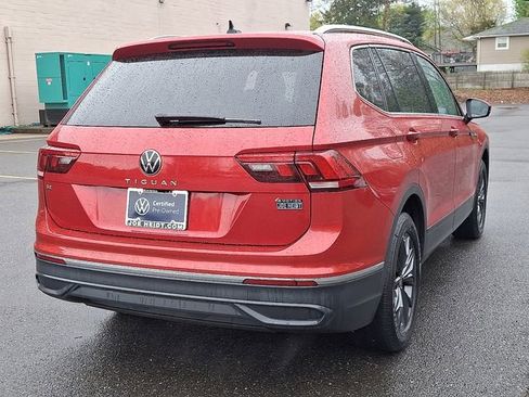 Certified 2024 Volkswagen Tiguan SE w/ Panoramic Sunroof Package AWD/4WD image 10