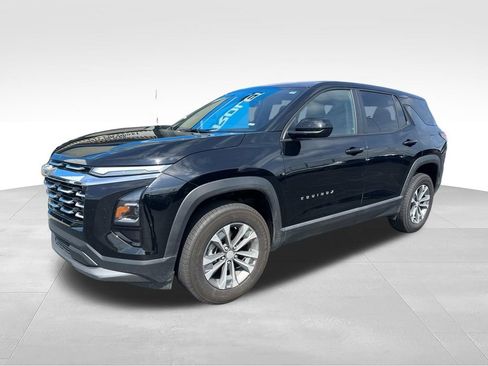 Used 2026 Chevrolet Equinox LT FWD image 2