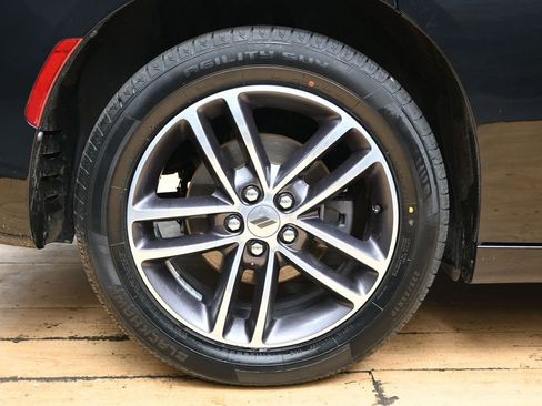 Used 2019 Dodge Charger SXT AWD/4WD image 13