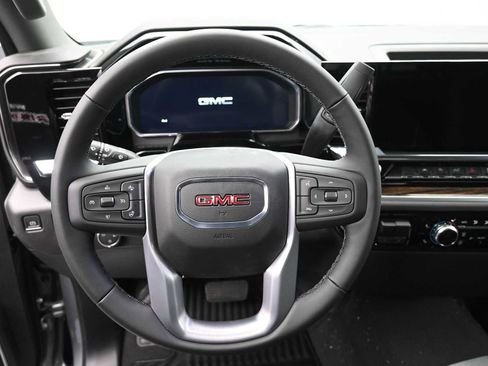 New 2026 GMC Sierra 1500 SLE w/ Preferred Package image 12