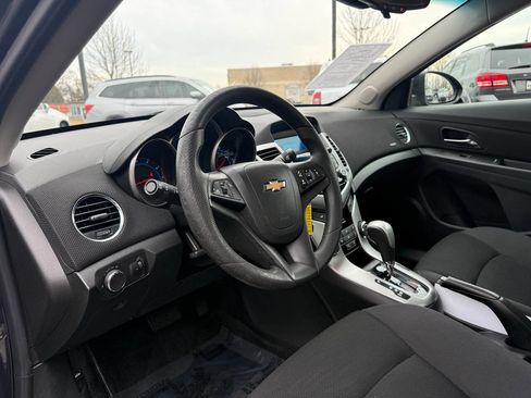 Used 2016 Chevrolet Cruze LT image 11