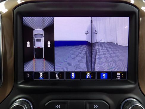 Used 2021 Chevrolet Silverado 1500 High Country w/ Technology Package image 30