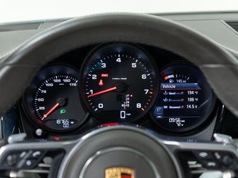 Certified 2021 Porsche Macan AWD/4WD image 21