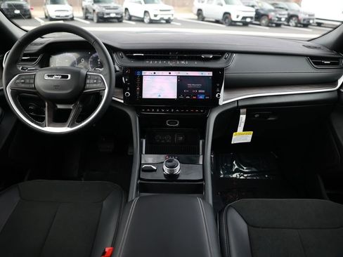New 2026 Jeep Grand Cherokee Altitude AWD/4WD image 20