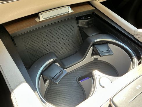 Used 2023 Mercedes-Benz GLS 450 4MATIC image 43