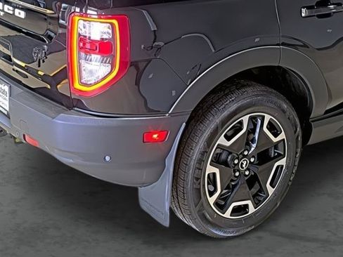 Used 2022 Ford Bronco Sport Outer Banks w/ Tech Package AWD/4WD image 13